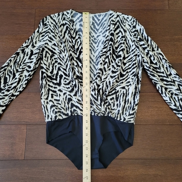 MNG Mango Zebra Animal Print Long Sleeve Surplice Front Bodysuit Women's Size 2 - Picture 9 of 10